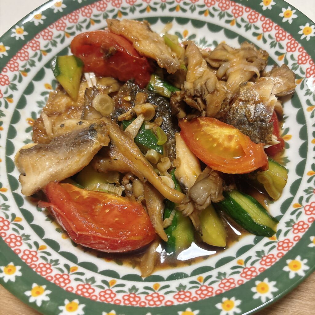 あじと夏野菜の甘辛トマト炒め