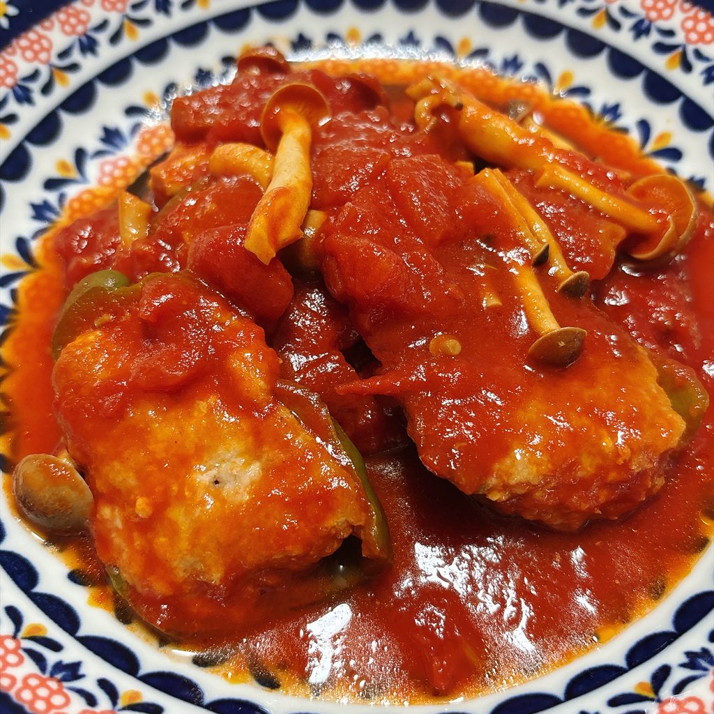 産直豚でつくった肉詰めピーマンで作ったトマト煮