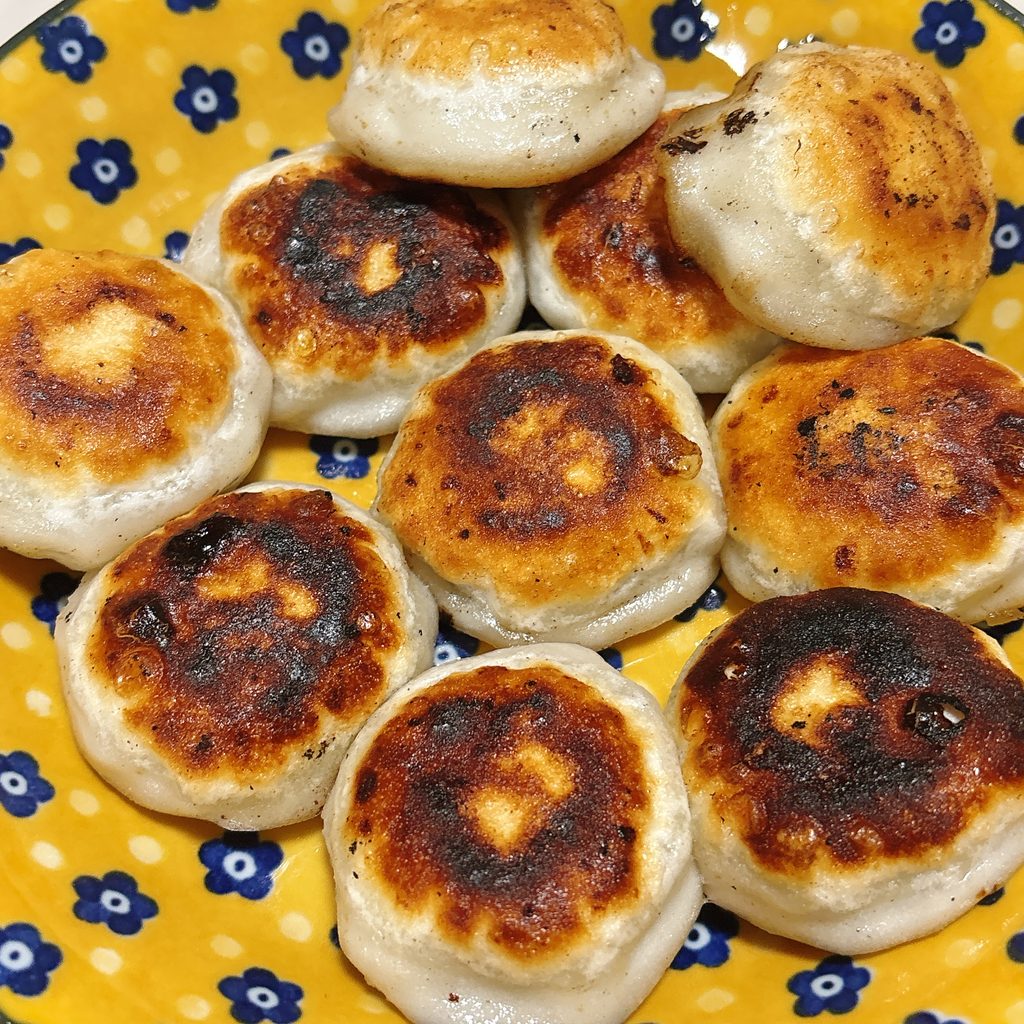 皮がもちもち!にらまんじゅう