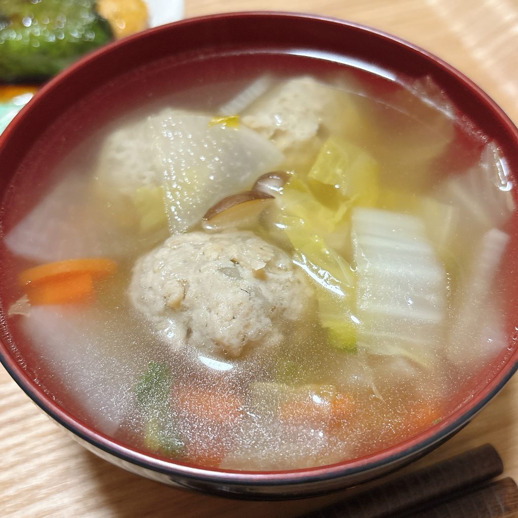 いわしのつみれを入れた野菜スープ
