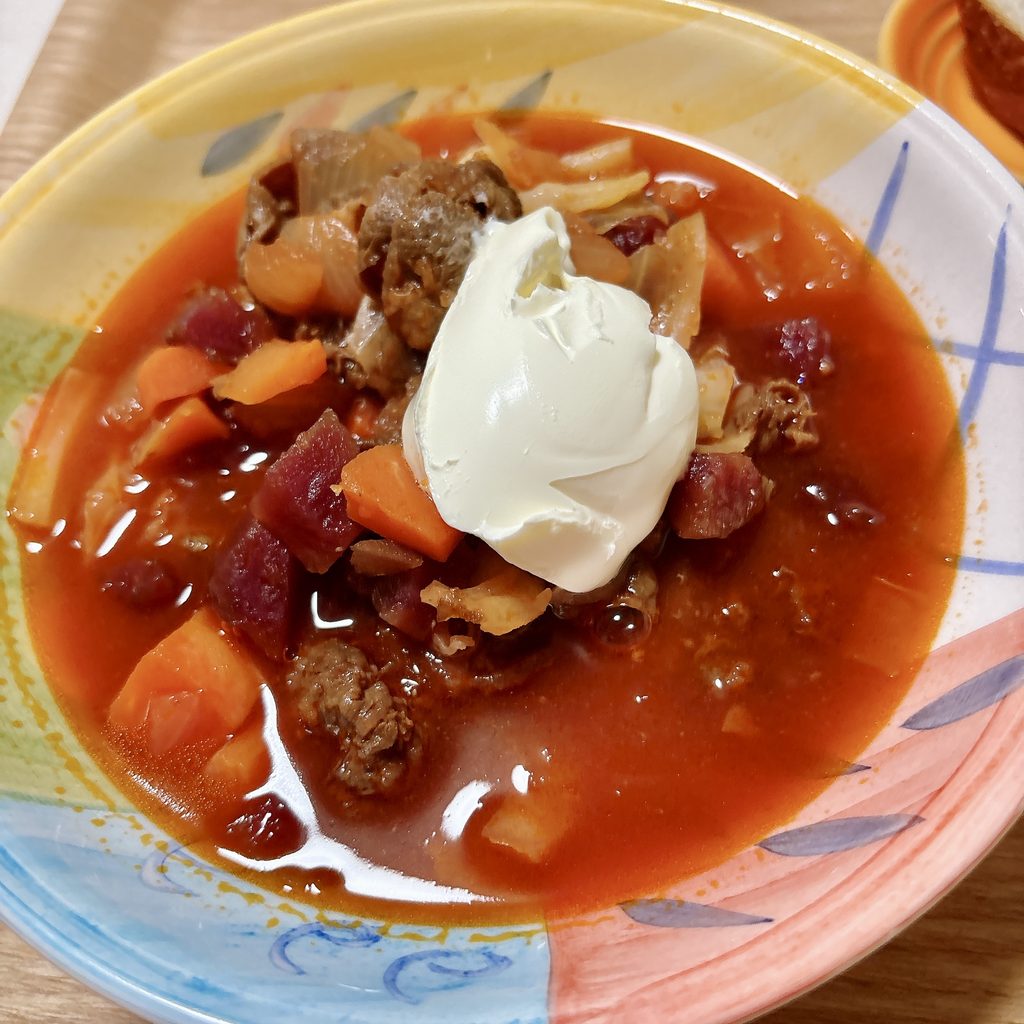 産直牛肉とビーツのボルシチ