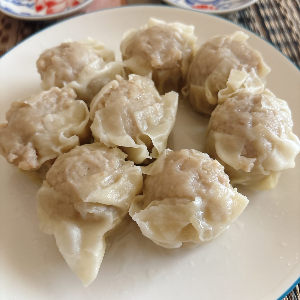 電子レンジで温めた大きい焼売